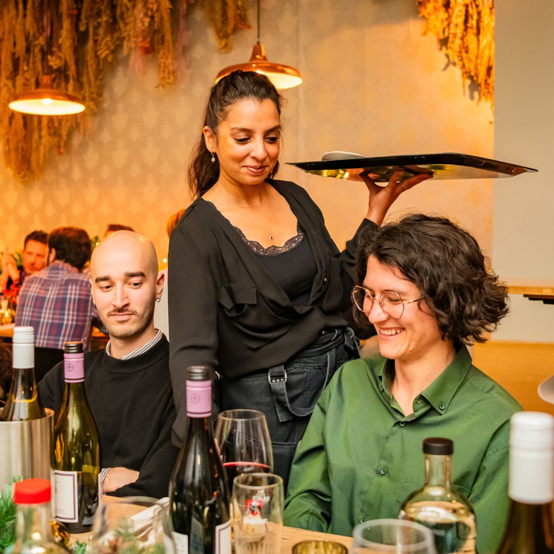 Vier het nieuwe jaar samen met collega's met een nieuwjaarsdiner bij De Utrechter