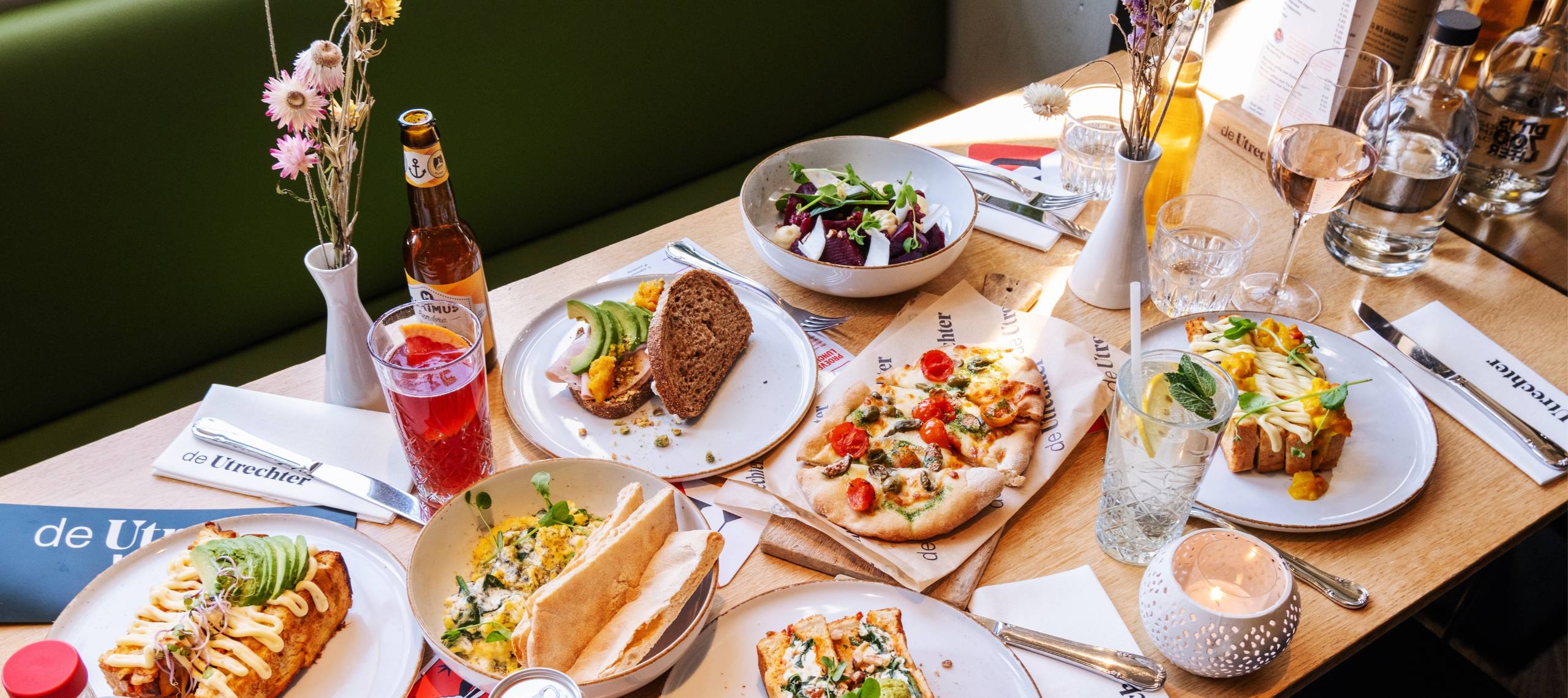 Geniet van een kleurrijke lunch bij restaurant De Utrechter