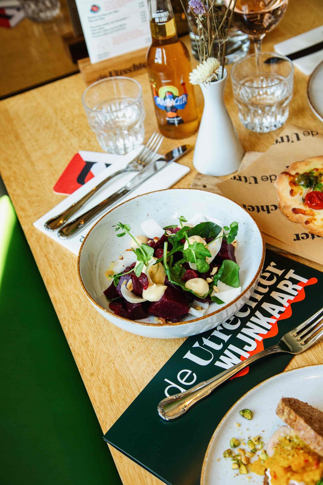 Salade met rode biet bij De Utrechter