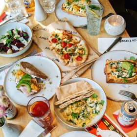 Bekijk de lunchkaart van De Utrechter, zomer 2025